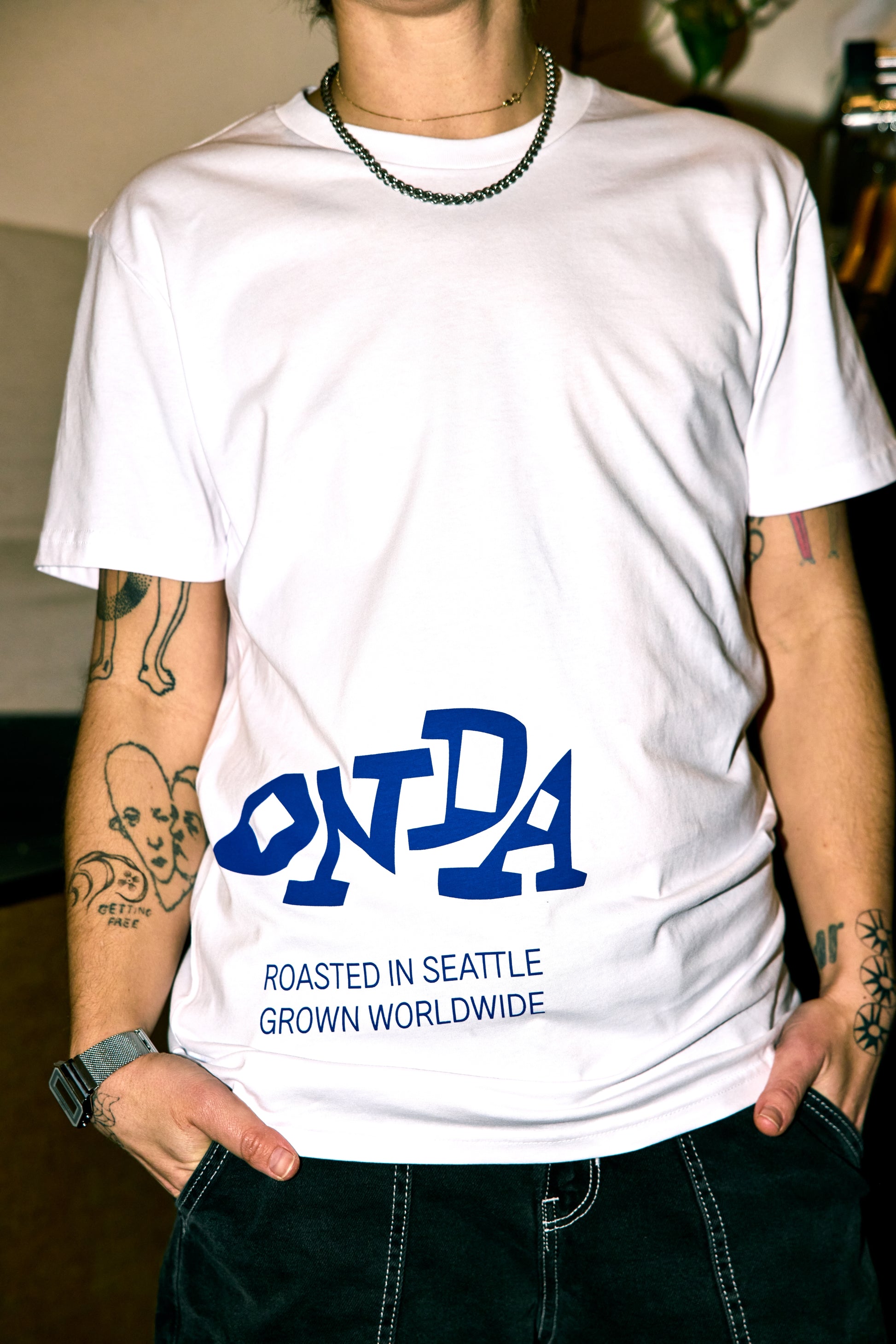 T-shirt Unisexe à Manches Courtes - Créations artisanales T-shirt Unisexe à Manches Courtes - Créations artisanales